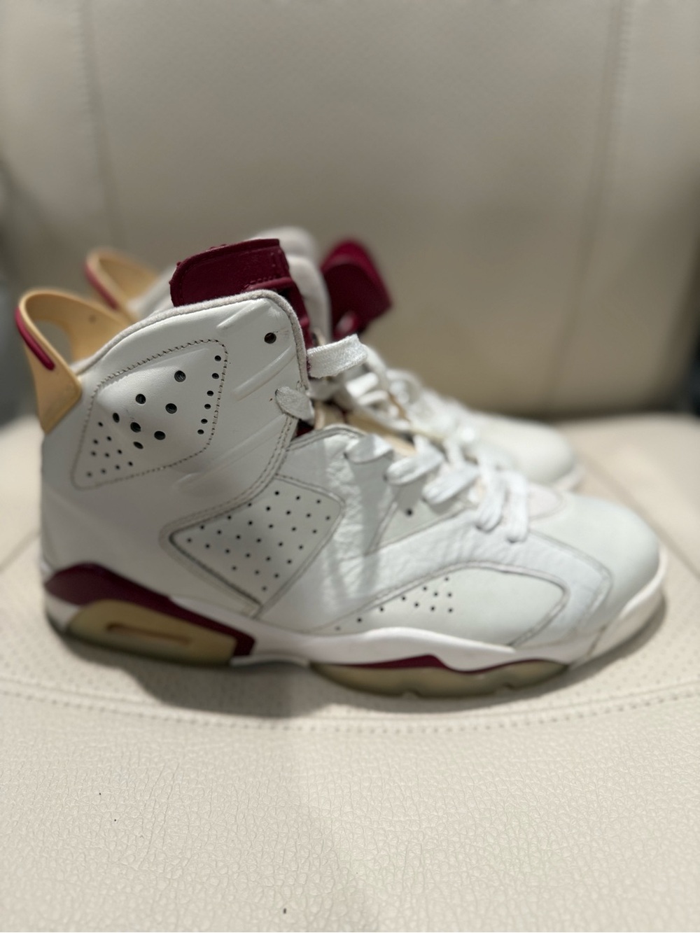 Size 8.5 - Jordan 6 Retro “Maroon” 2015 384664-116 B-GRADE